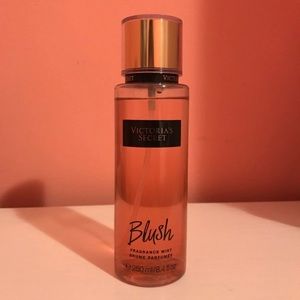 victoria’s secret fragrance mist: blush